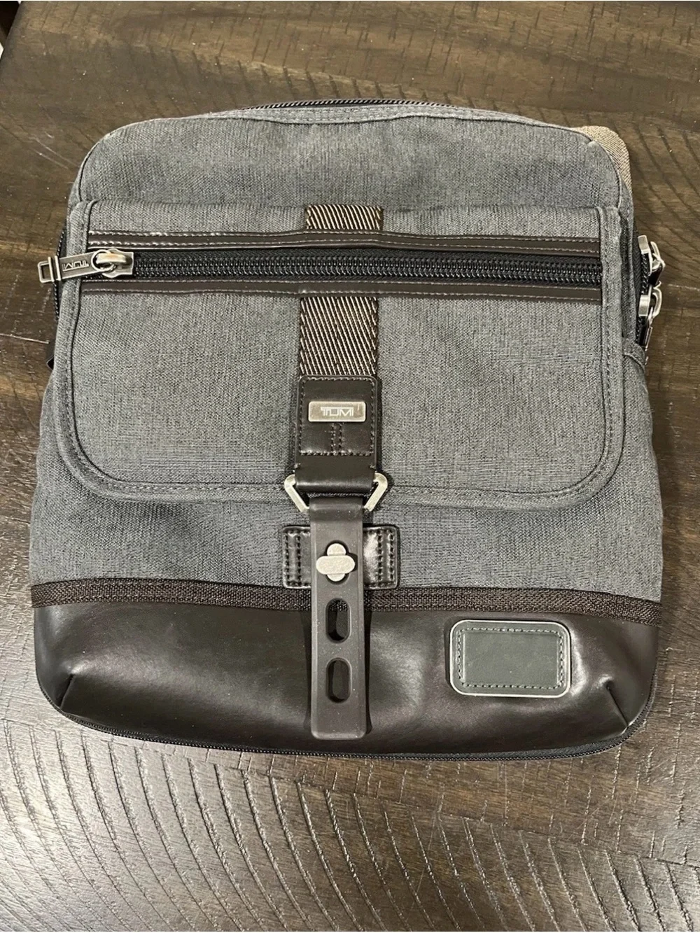 Tumi Alpha Bravo Annapolis Shoulder Bag Business Casual Leather Luxury Premium